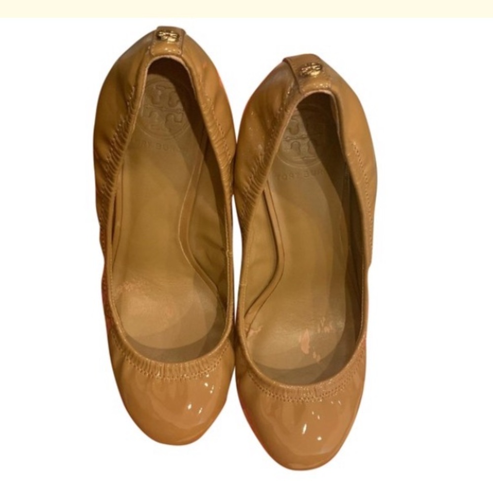 Tory Burch nude patent leather wedges